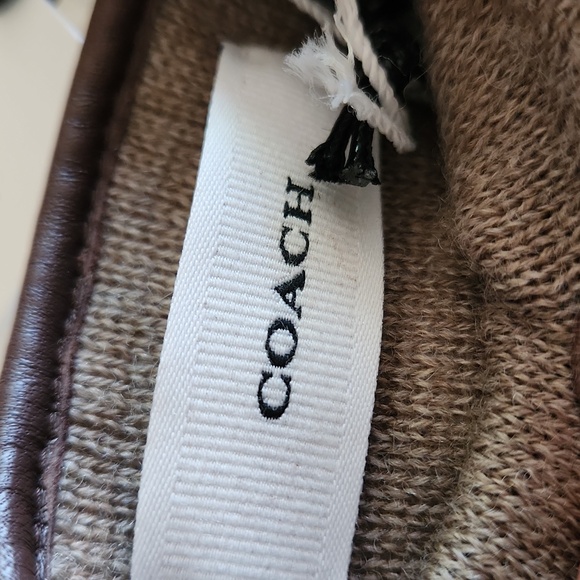 NWT Coach Signature Jacquard and Oak Brown Leather Tech Gloves ๐ค๐งค๐ - Picture 7 of 16